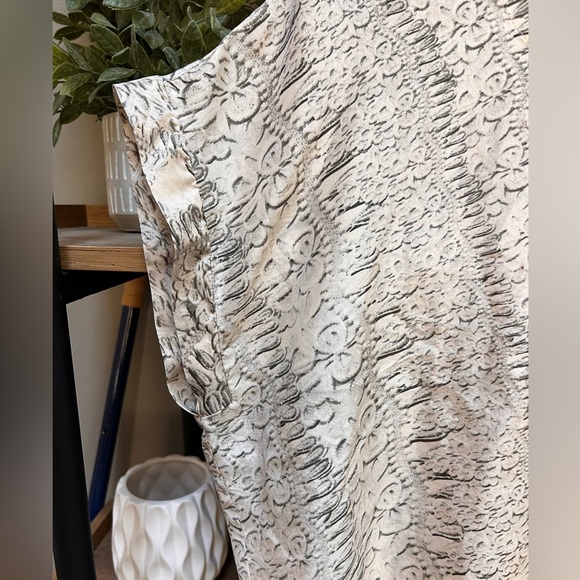 Cabi silk blouse - Picture 2 of 6